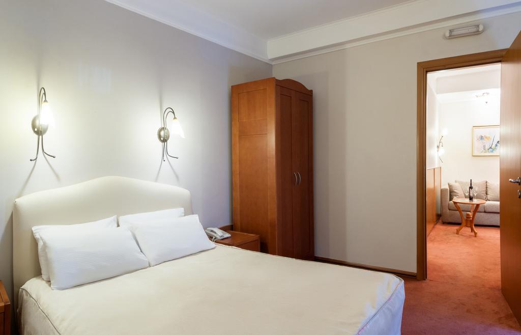 Aleksandar Hotel Vrnjačka Banja Екстериор снимка
